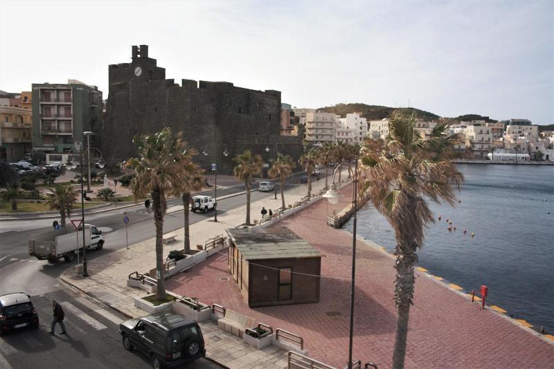 Blue Moon Hotel Pantelleria Luaran gambar
